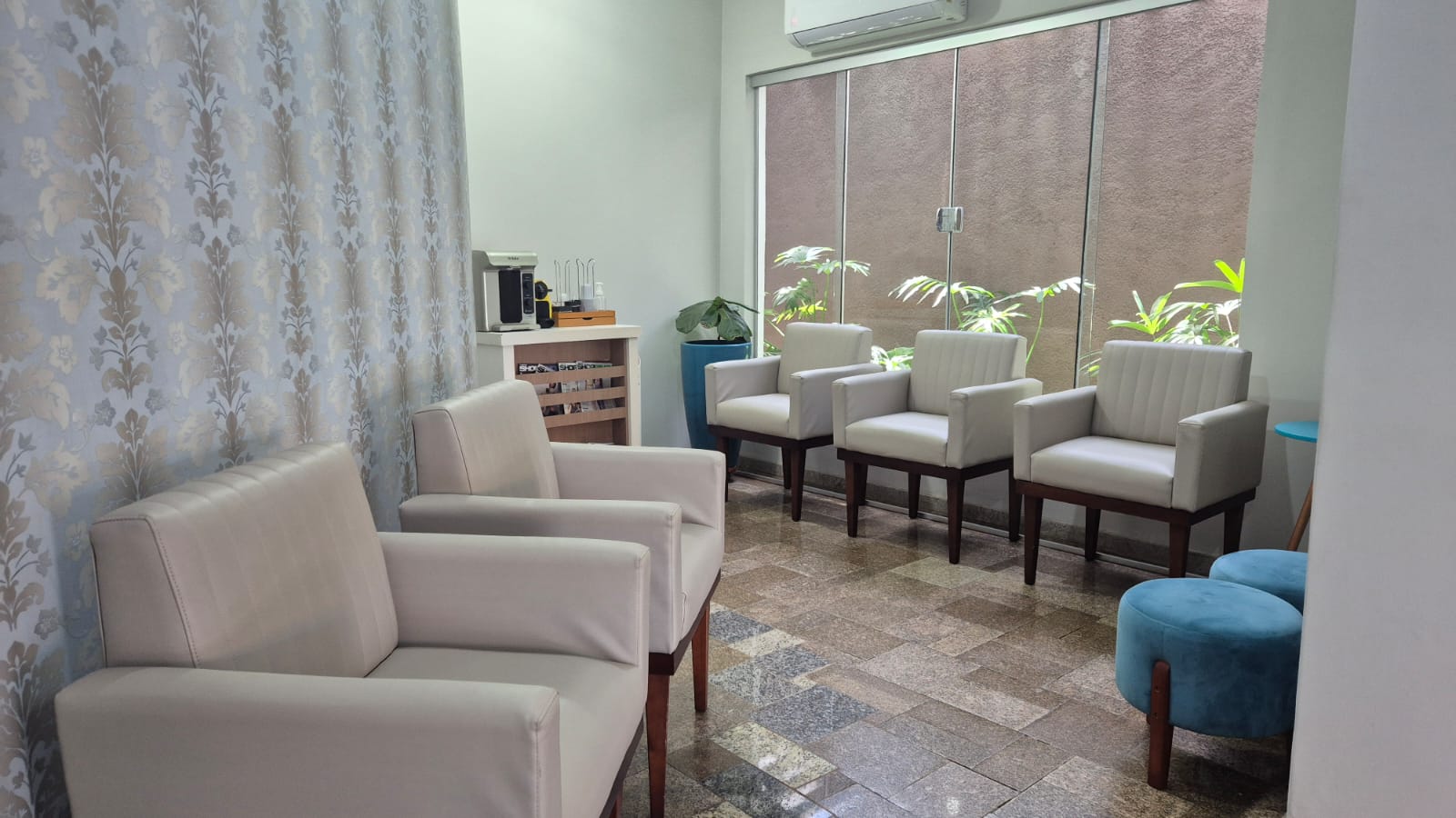 Sala de espera da Vivare Odontologia em Fernandópolis SP